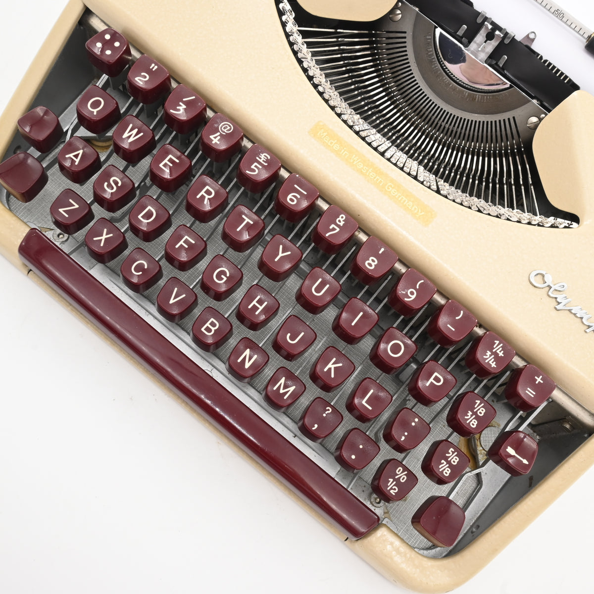 Olympia Splendid 33 SF Typewriter | Marble finish | New Ribbon