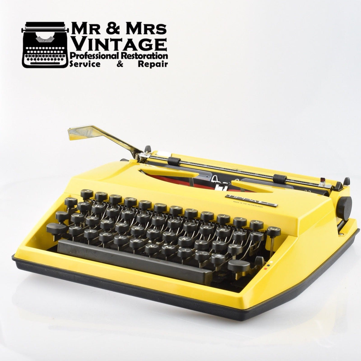 タイプライター ADLER TiPPA S 動作確認済 オランダ アンティーク Pristine Yellow Adler Tippa S With Rare Cubic Typeface – Mr & Mrs