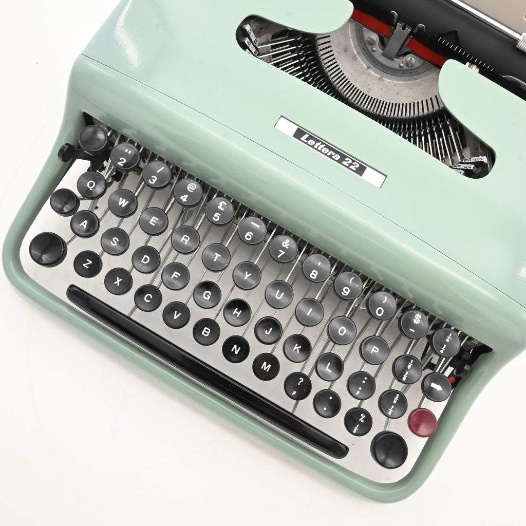 Olivetti Lettera 22 Typewriter - WORLDWIDE SHIPPING – Mr & Mrs