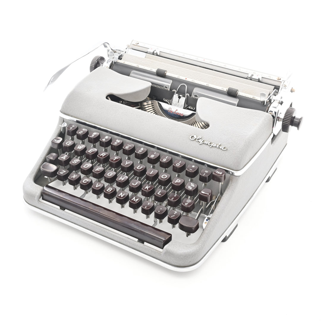 Olympia SM3タイプライター 1950年代 ケース付き　グレー Olympia SM3タイプライター 1950年代 ケース付き グレー Olympia SM3