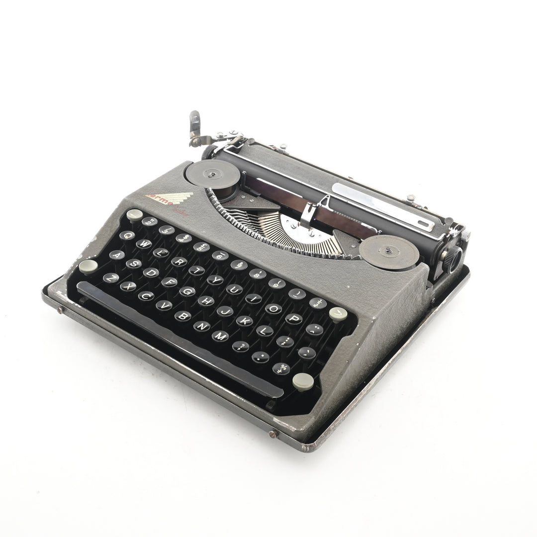 Hermes Baby Typewriter - New Ribbon - UK & WORLDWIDE SHIPPING
