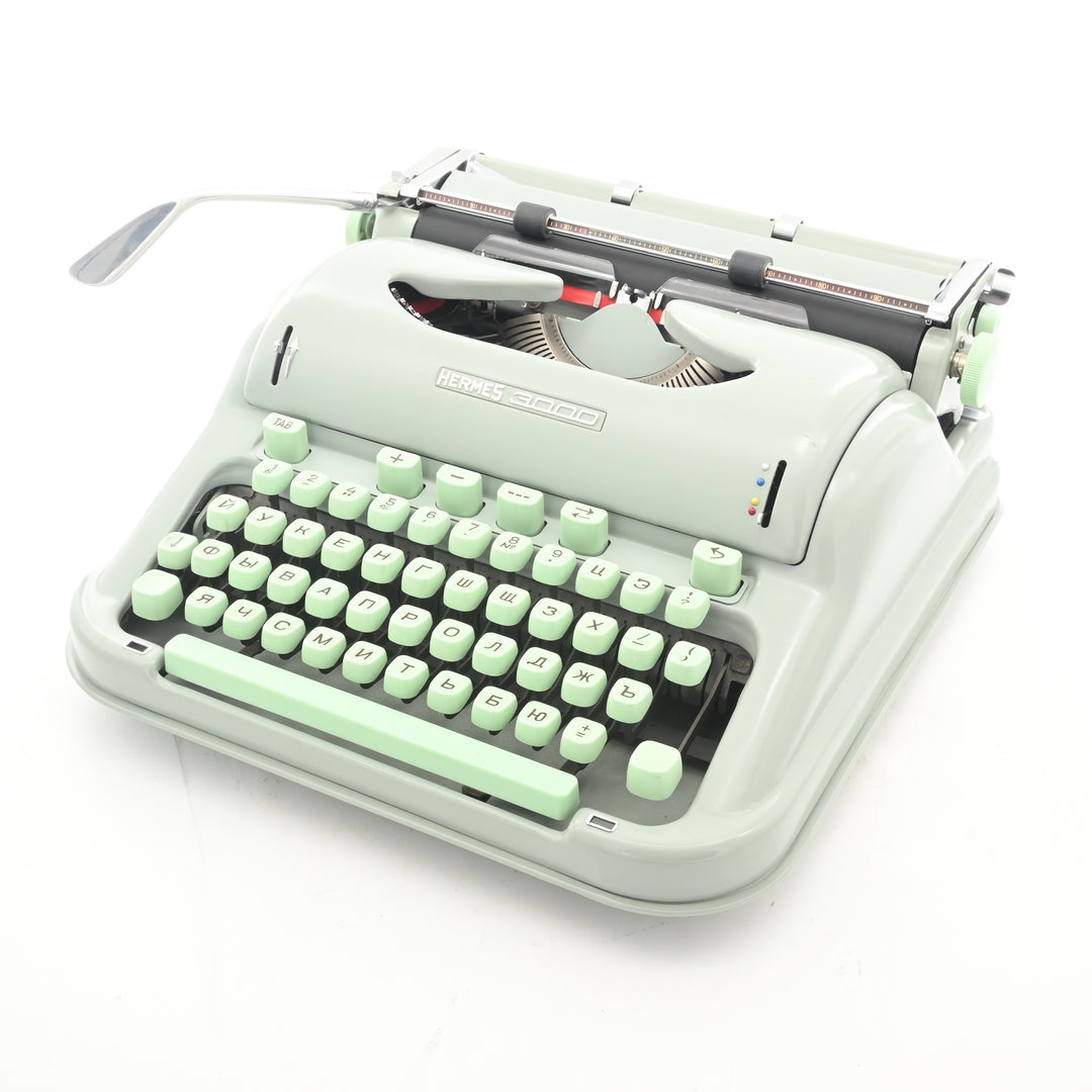 Hermes 3000 Typewriter - Russian Keybaord- UK & WORLDWIDE