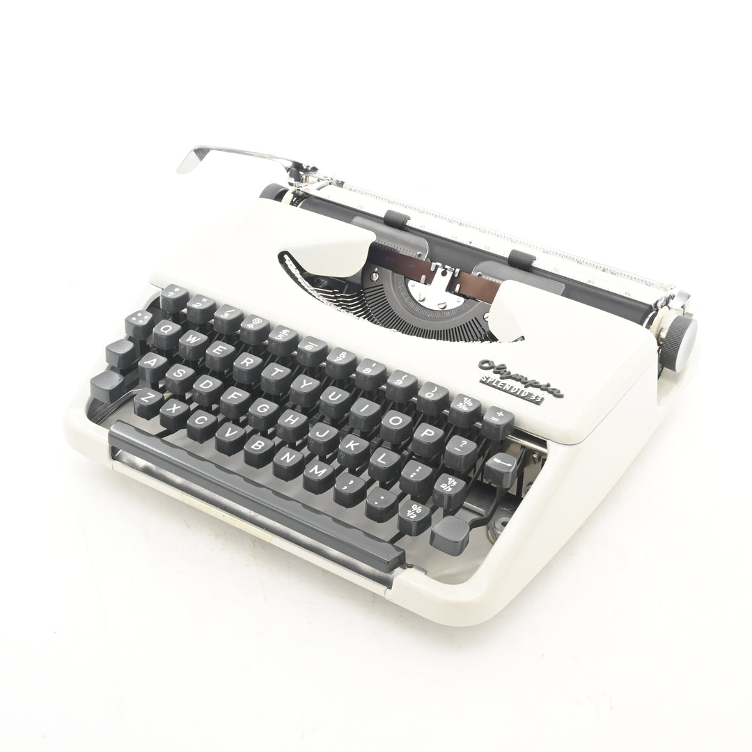 タイプライター　Olympia splendid Olympia Splendid Vintage Typewriter, Chrome-Plated, QWERTY