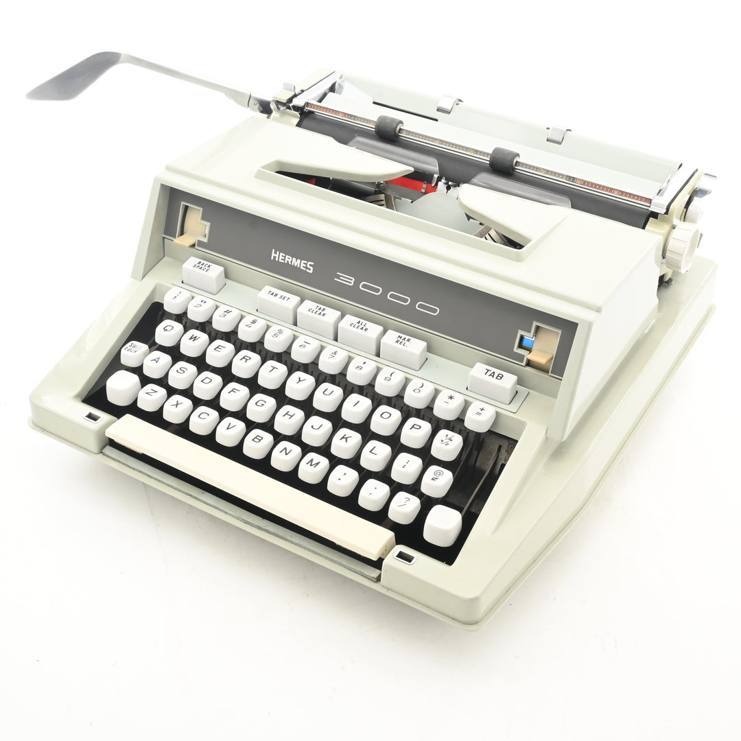 Hermes 3000 Typewriter with Epoca Typeface - New platen – Mr & Mrs