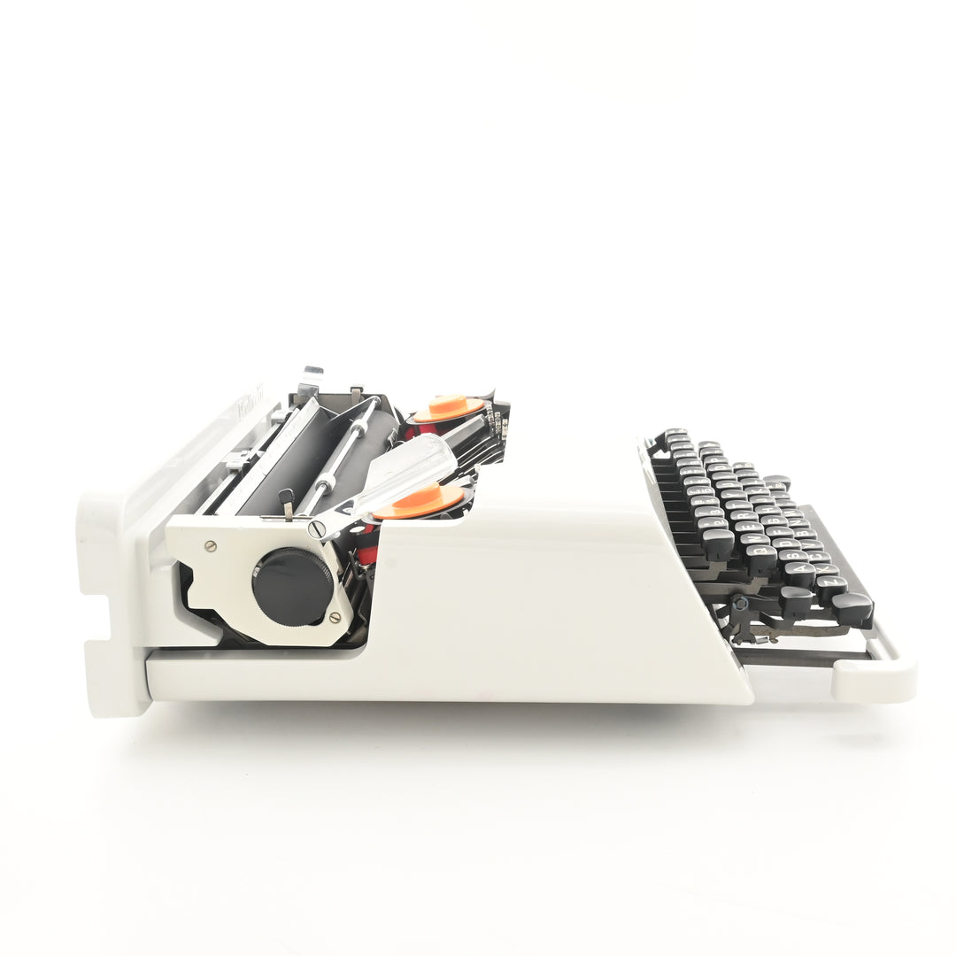 Olivetti Valentine Typewriter | White | Gift | Serviced | Working