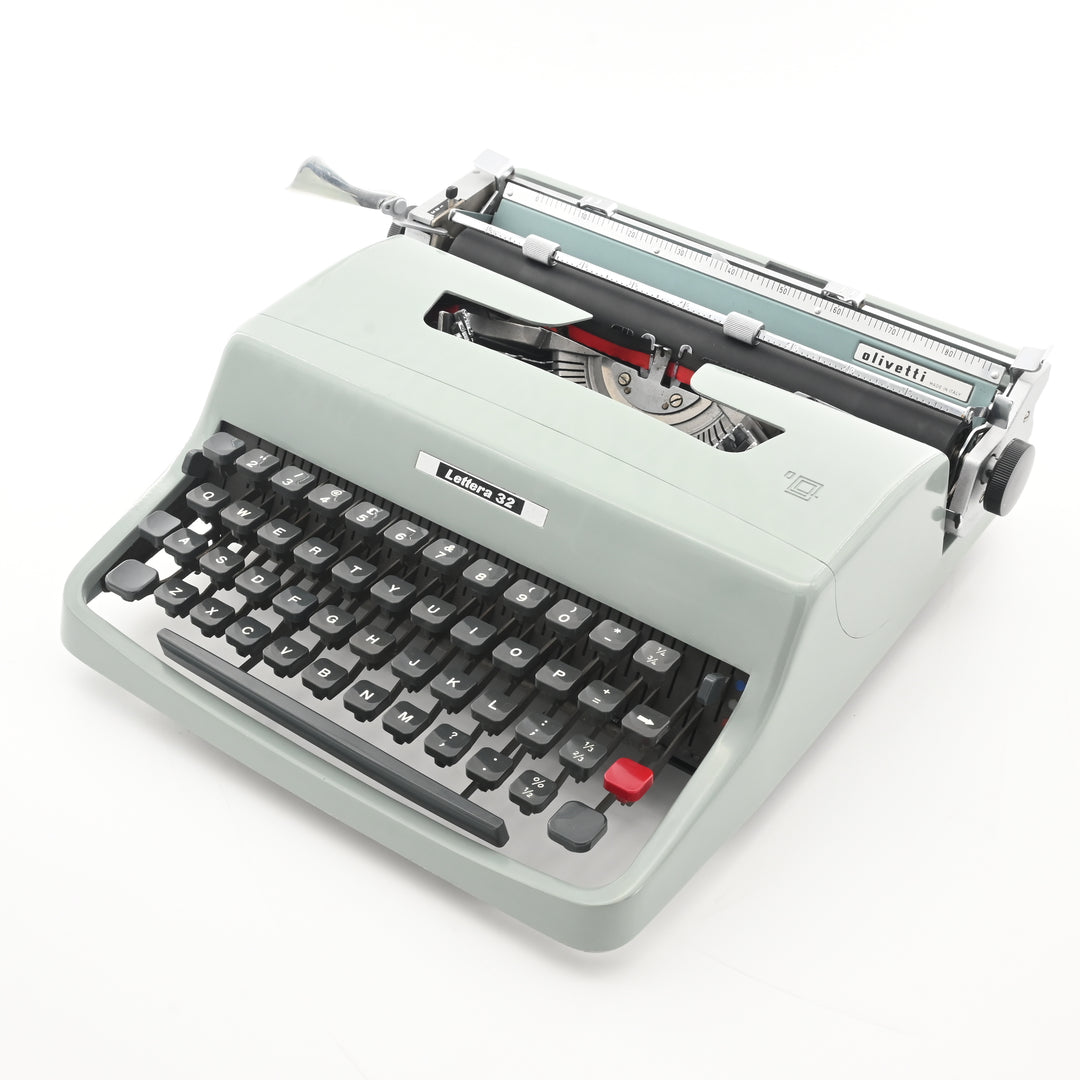 Olivetti Lettera 32 Typewriter - Made in Italy- WORLDWIDE SHIPPING