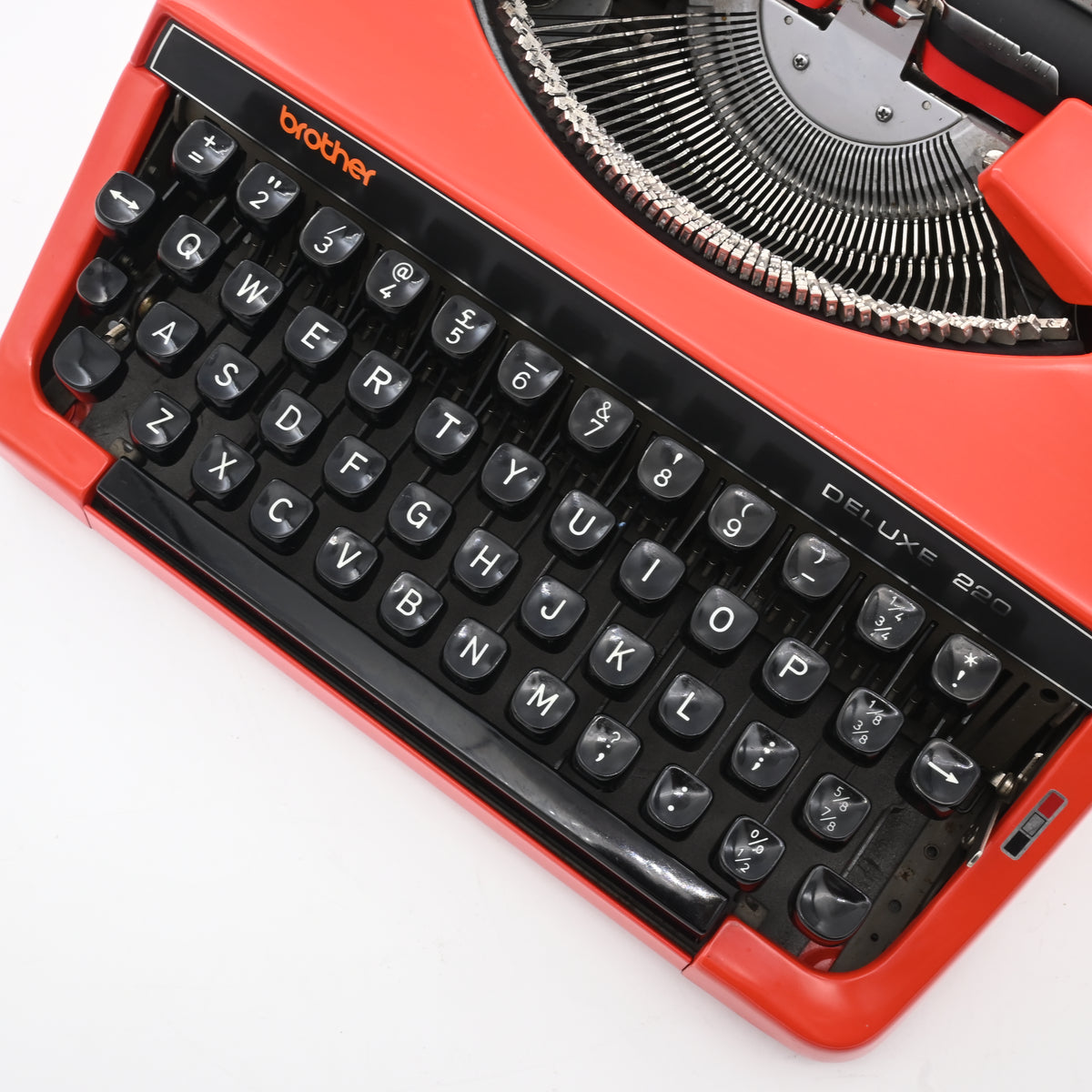 Brother De luxe 220 Typewriter | Blue dark navy Colour | Elite