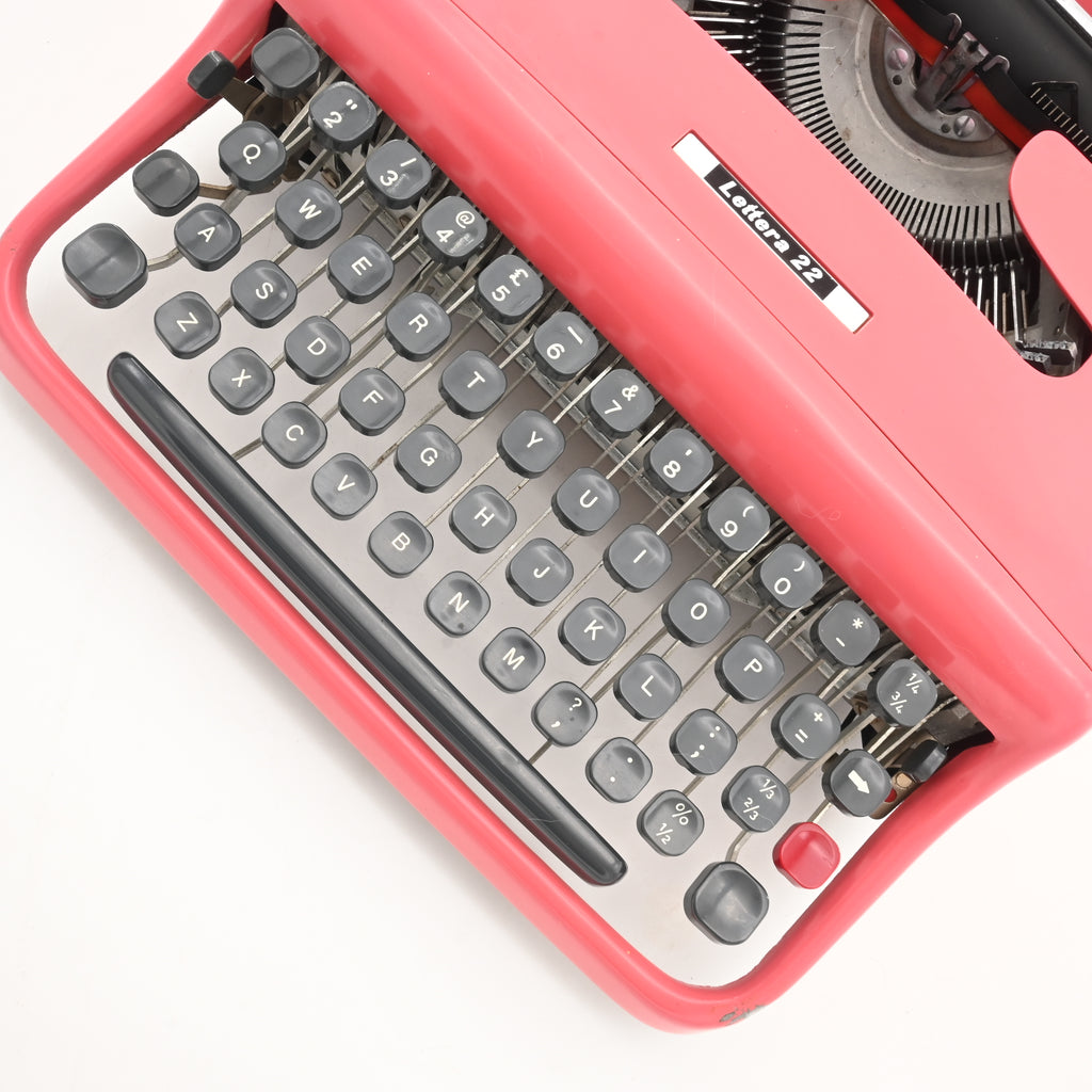 Olivetti Lettera 22 Typewriter - WORLDWIDE SHIPPING