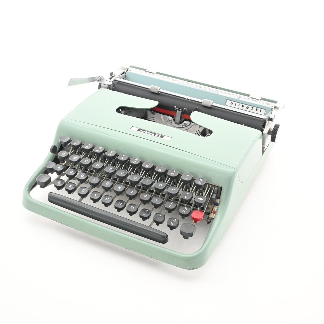 Olivetti Lettera 22 Typewriter - WORLDWIDE SHIPPING