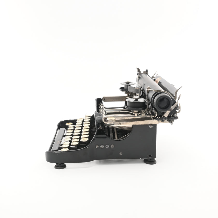 Typewriter | Corona 3 Crackle Folding Typewriter | UK & Worldwide ...