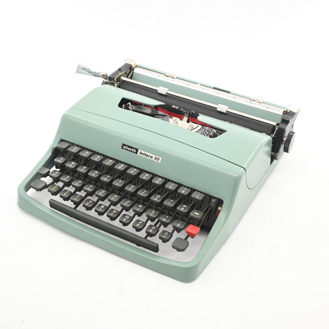 RESERVED Olivetti Lettera 32 Typewriter - English & Japanese Katakana