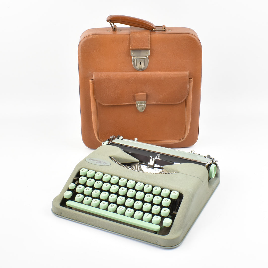 Hermes Baby タイプライター 実動確認済 ヴィンテージ名機 付属品付 Hermes Baby Typewriter - New Ribbon - UK & WORLDWIDE SHIPPING