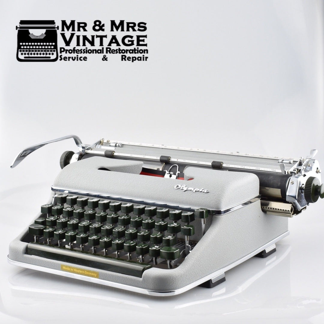 Olympia SM3タイプライター 1950年代 ケース付き　グレー Olympia SM3タイプライター 1950年代 ケース付き グレー Olympia SM3